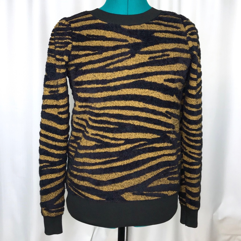 🌟2 for $22🌟 Fuzzy Tiger Print Sweater